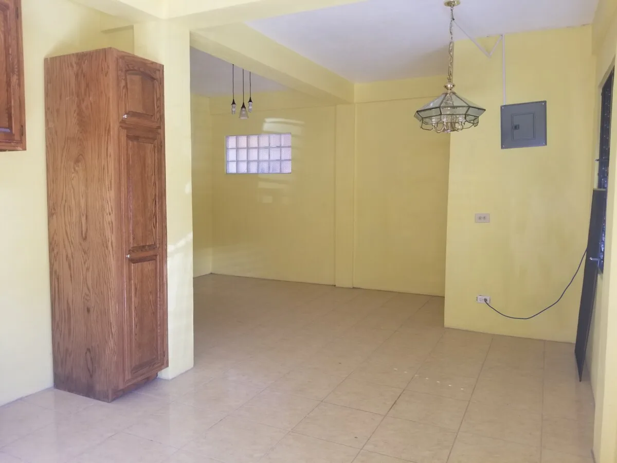 20190202_100141 RENTED – 2 BEDROOM 1 BATH ON CONEY DRIVE, BELIZE CITY (LOWER FLAT)