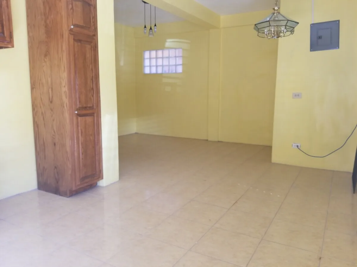 20190202_100146 RENTED – 2 BEDROOM 1 BATH ON CONEY DRIVE, BELIZE CITY (LOWER FLAT)