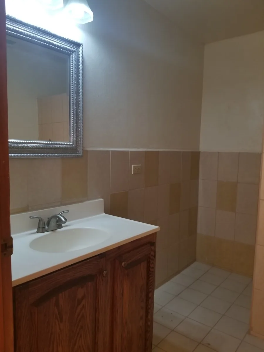 20190202_100503 RENTED – 2 BEDROOM 1 BATH ON CONEY DRIVE, BELIZE CITY (LOWER FLAT)