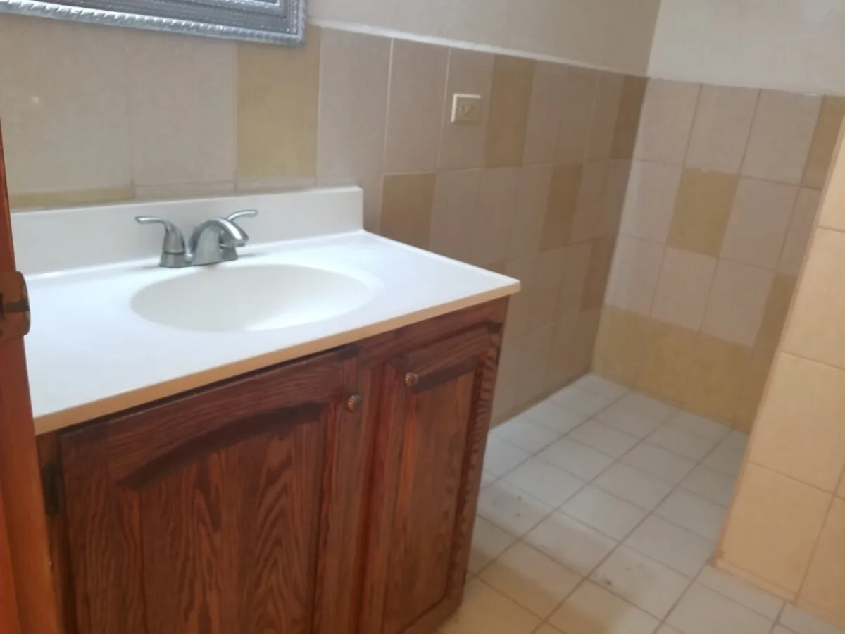 20190202_100523 RENTED – 2 BEDROOM 1 BATH ON CONEY DRIVE, BELIZE CITY (LOWER FLAT)