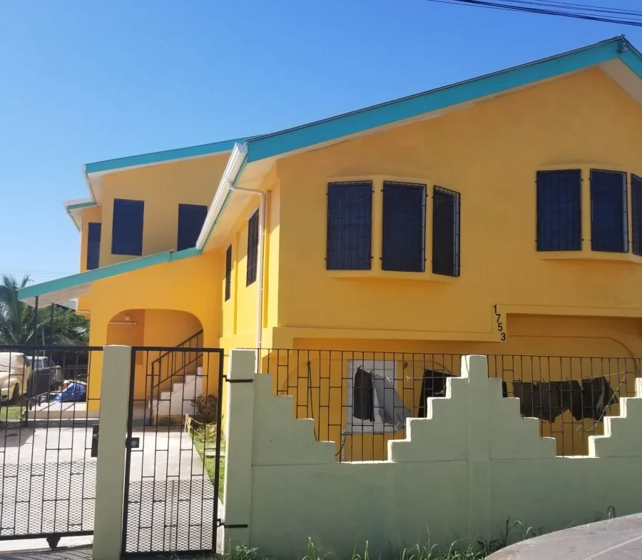 RENTED – 2 BEDROOM 1 BATH ON CONEY DRIVE, BELIZE CITY (LOWER FLAT)