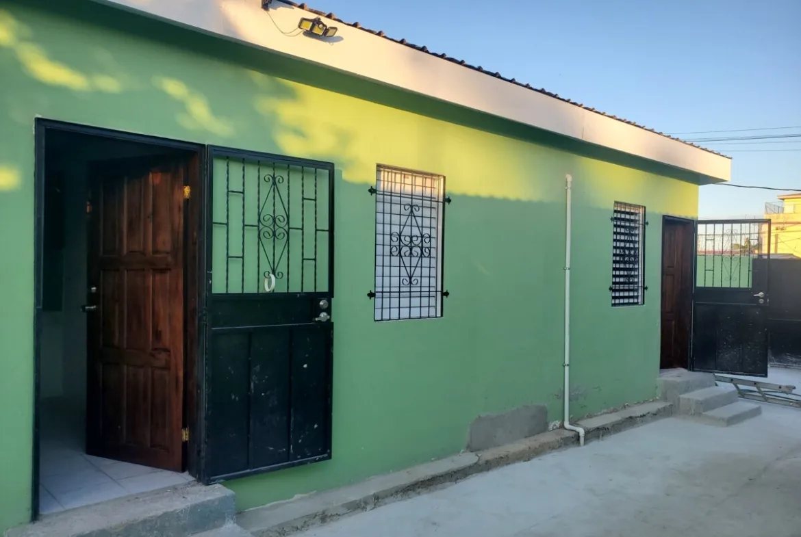 FOR RENT – 1 BEDROOM 1 BATHROOM FOR RENT – CEDAR & LOGWOOD STREETS, BZE CITY