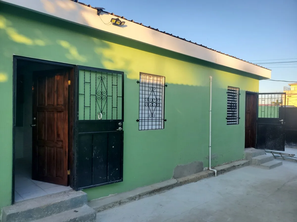 20230119_170703 FOR RENT – 1 BEDROOM 1 BATHROOM FOR RENT – CEDAR & LOGWOOD STREETS, BZE CITY