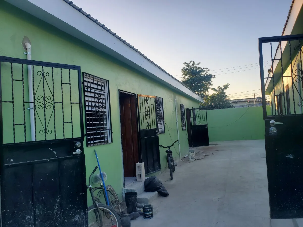 20230119_170725 FOR RENT – 1 BEDROOM 1 BATHROOM FOR RENT – CEDAR & LOGWOOD STREETS, BZE CITY