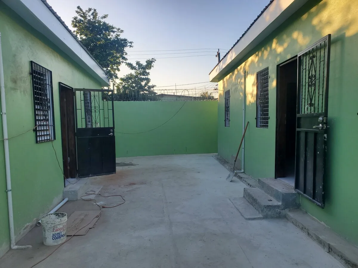20230119_170732 FOR RENT – 1 BEDROOM 1 BATHROOM FOR RENT – CEDAR & LOGWOOD STREETS, BZE CITY