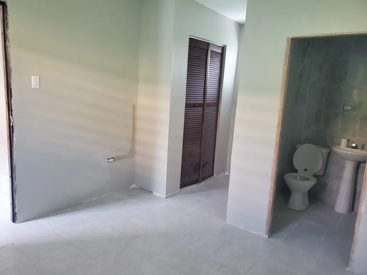 20230119_170820 FOR RENT – 1 BEDROOM 1 BATHROOM FOR RENT – CEDAR & LOGWOOD STREETS, BZE CITY