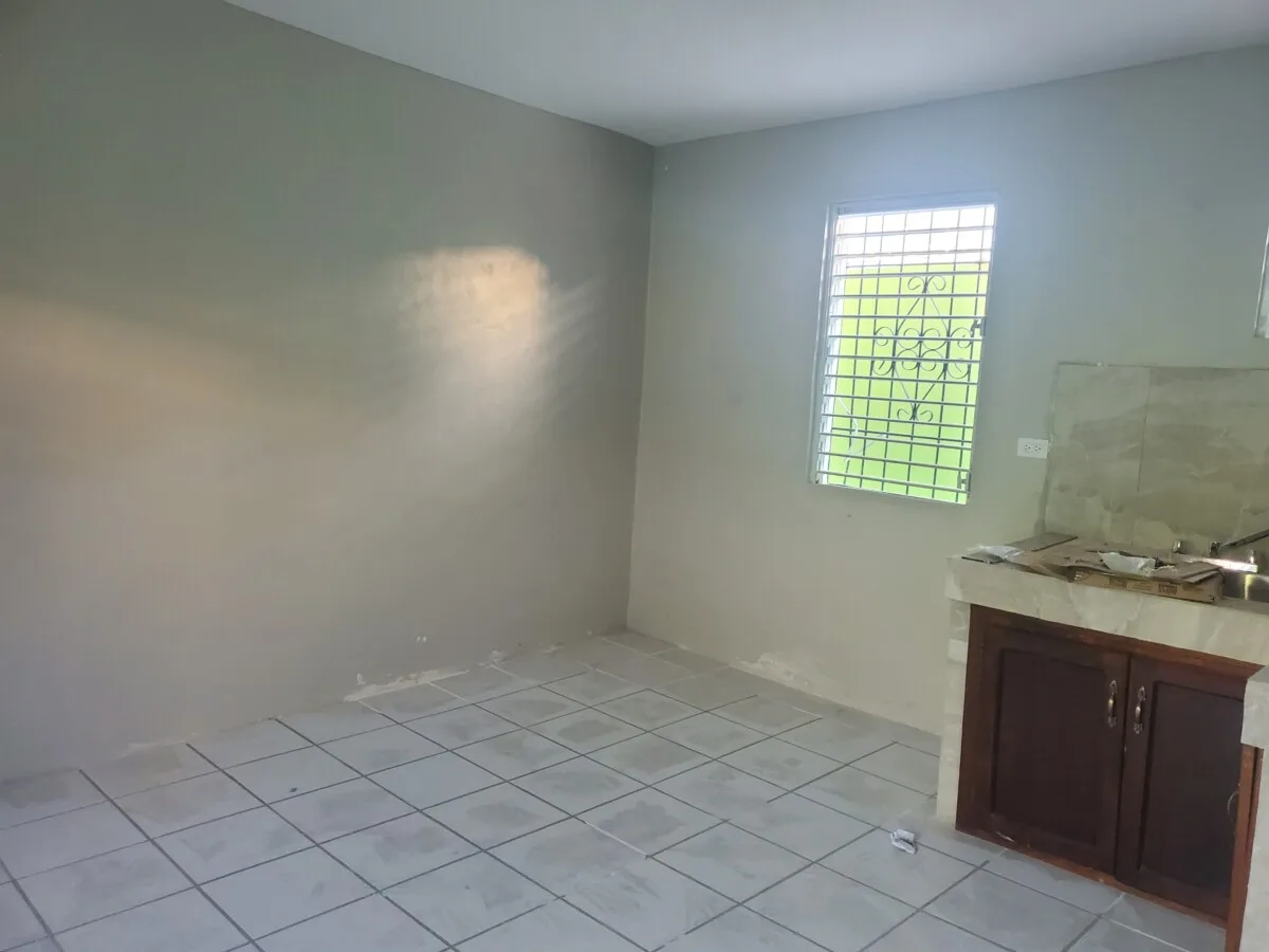 20230119_170825 FOR RENT – 1 BEDROOM 1 BATHROOM FOR RENT – CEDAR & LOGWOOD STREETS, BZE CITY