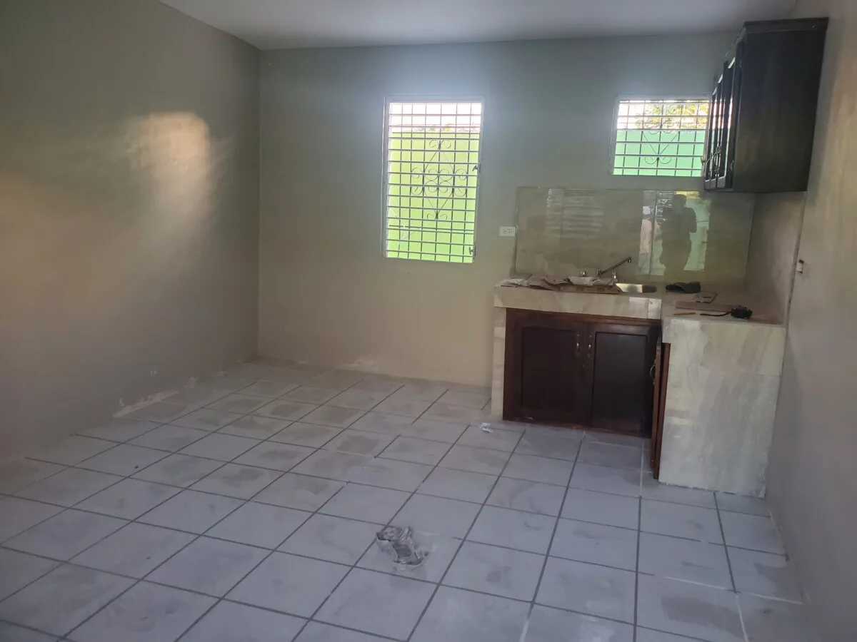 20230119_170832 FOR RENT – 1 BEDROOM 1 BATHROOM FOR RENT – CEDAR & LOGWOOD STREETS, BZE CITY