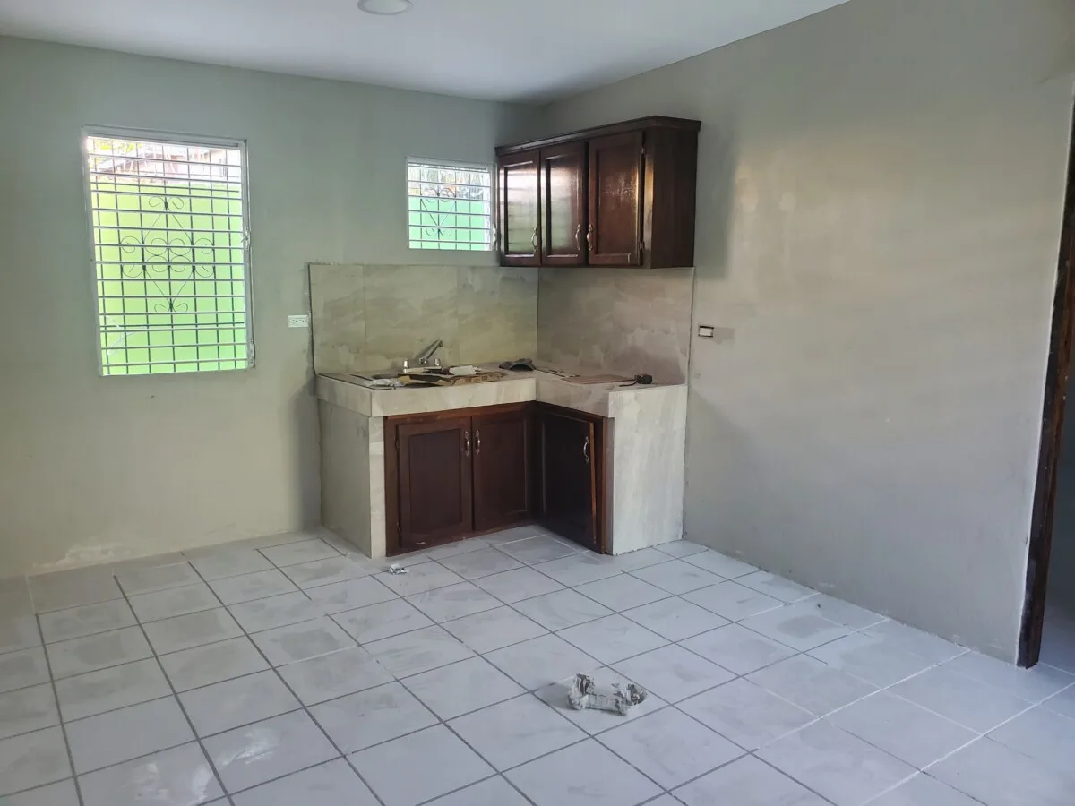 20230119_170839 FOR RENT – 1 BEDROOM 1 BATHROOM FOR RENT – CEDAR & LOGWOOD STREETS, BZE CITY