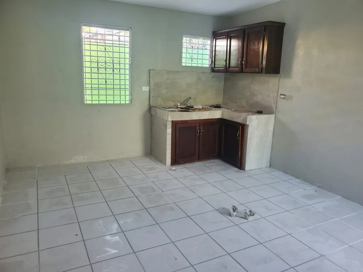 20230119_170841 FOR RENT – 1 BEDROOM 1 BATHROOM FOR RENT – CEDAR & LOGWOOD STREETS, BZE CITY