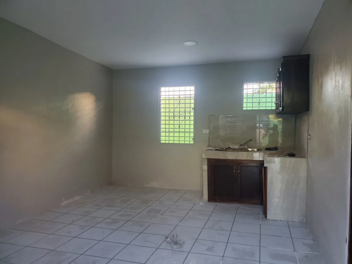 20230119_170849 FOR RENT – 1 BEDROOM 1 BATHROOM FOR RENT – CEDAR & LOGWOOD STREETS, BZE CITY
