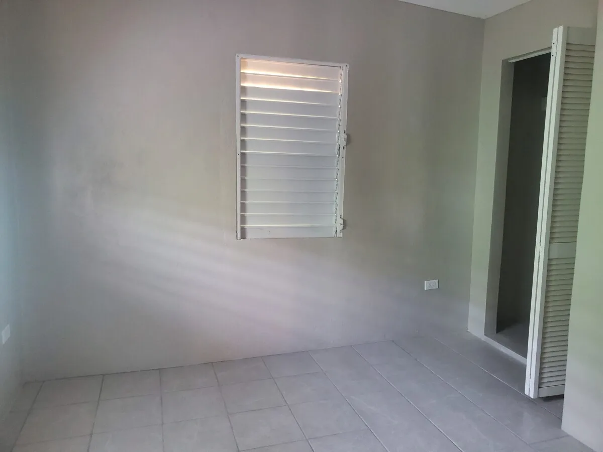 20230119_170916 FOR RENT – 1 BEDROOM 1 BATHROOM FOR RENT – CEDAR & LOGWOOD STREETS, BZE CITY