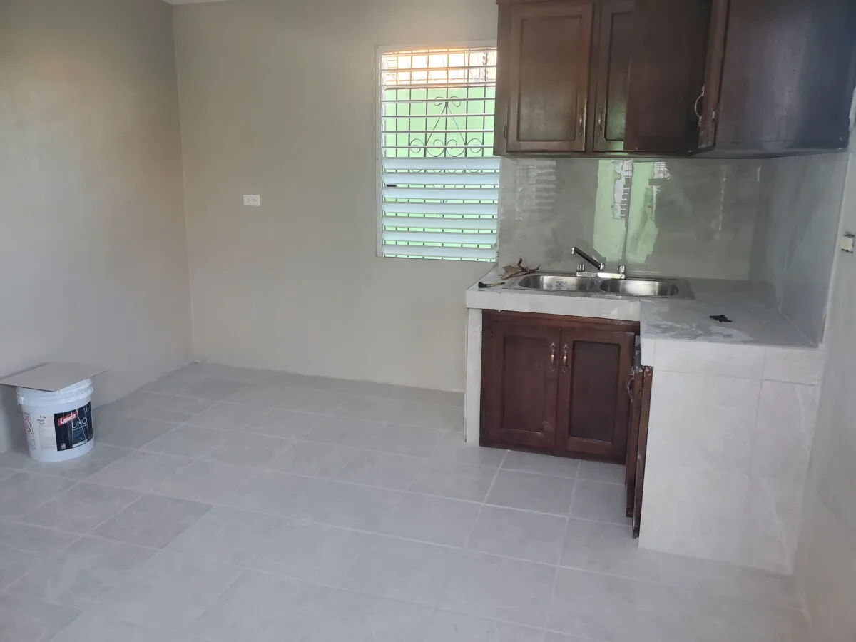 20230119_171031 FOR RENT – 1 BEDROOM 1 BATHROOM FOR RENT – CEDAR & LOGWOOD STREETS, BZE CITY