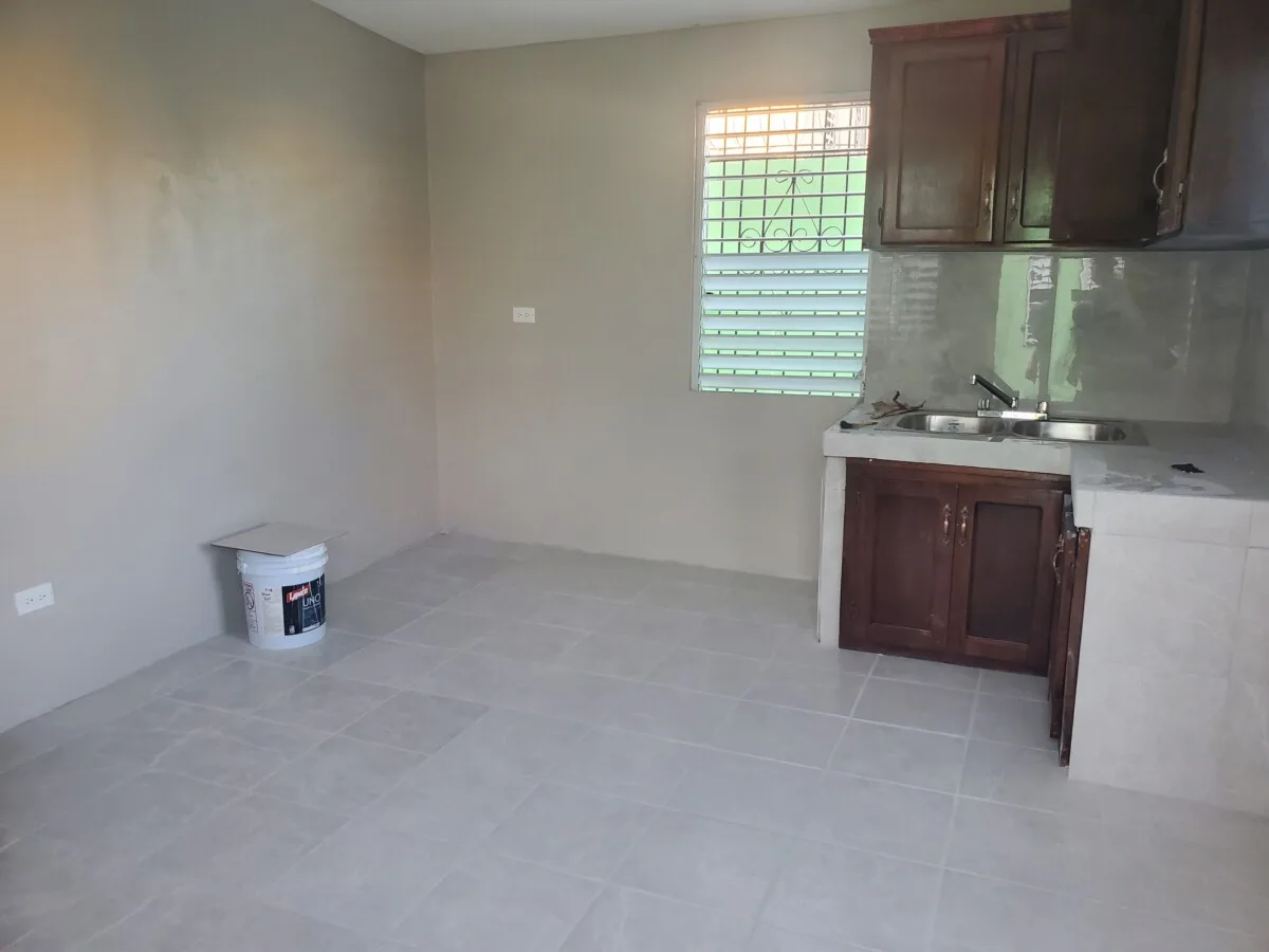 20230119_171041 FOR RENT – 1 BEDROOM 1 BATHROOM FOR RENT – CEDAR & LOGWOOD STREETS, BZE CITY