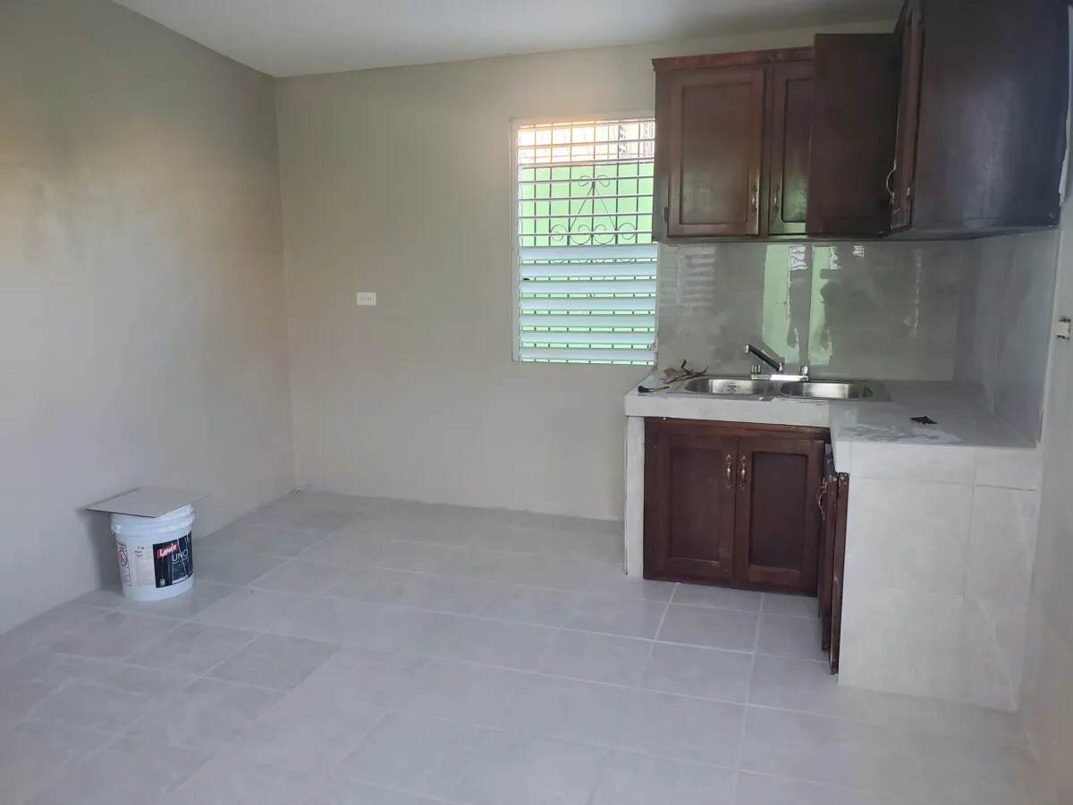 20230119_171043 FOR RENT – 1 BEDROOM 1 BATHROOM FOR RENT – CEDAR & LOGWOOD STREETS, BZE CITY