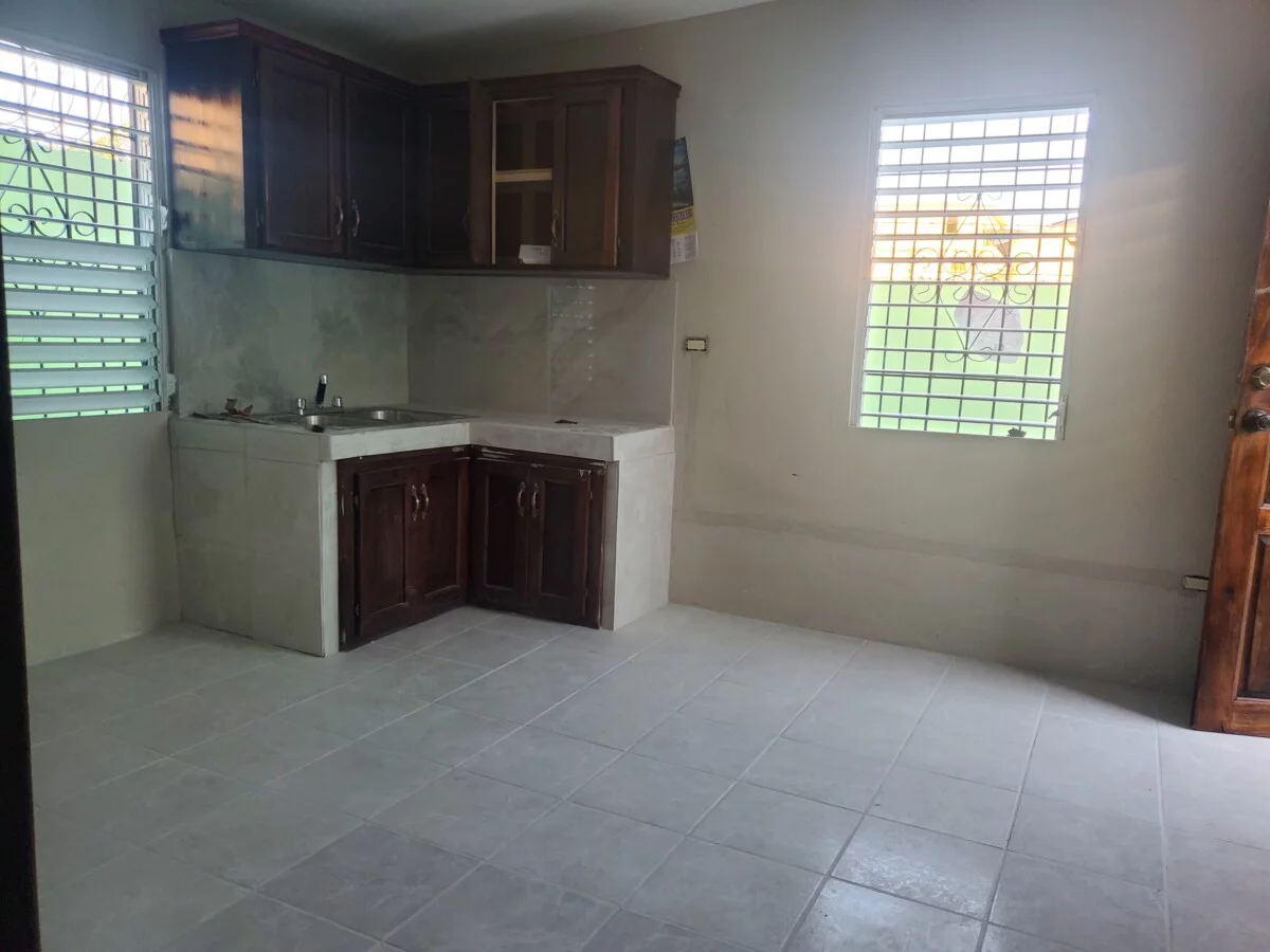 20230119_171135 FOR RENT – 1 BEDROOM 1 BATHROOM FOR RENT – CEDAR & LOGWOOD STREETS, BZE CITY