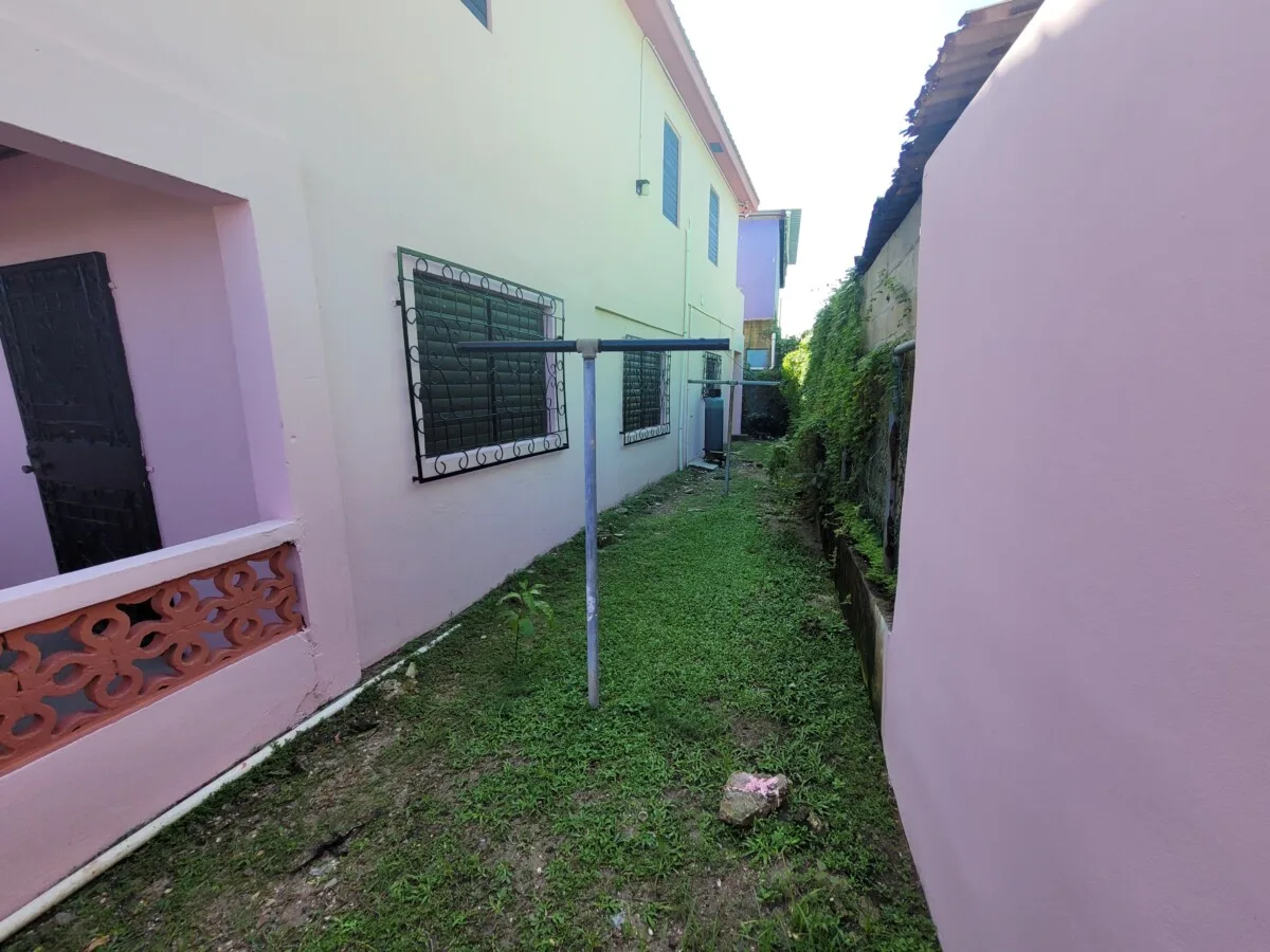COZY 2 BEDROOM, 1 BATHROOM HOME FOR RENT ON MAHOGANY STREET, BELIZE CITY