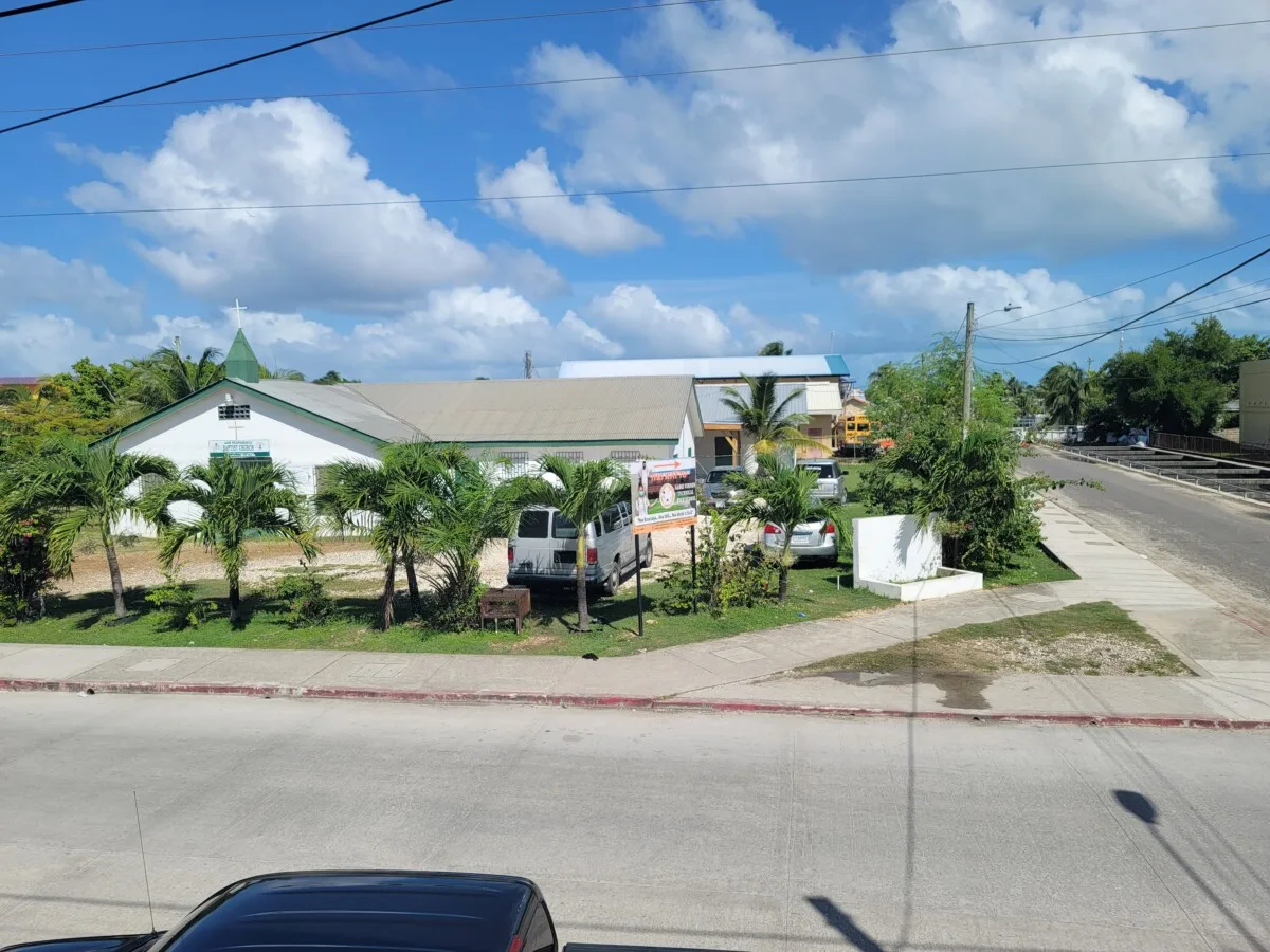 COZY 2 BEDROOM, 1 BATHROOM HOME FOR RENT ON MAHOGANY STREET, BELIZE CITY