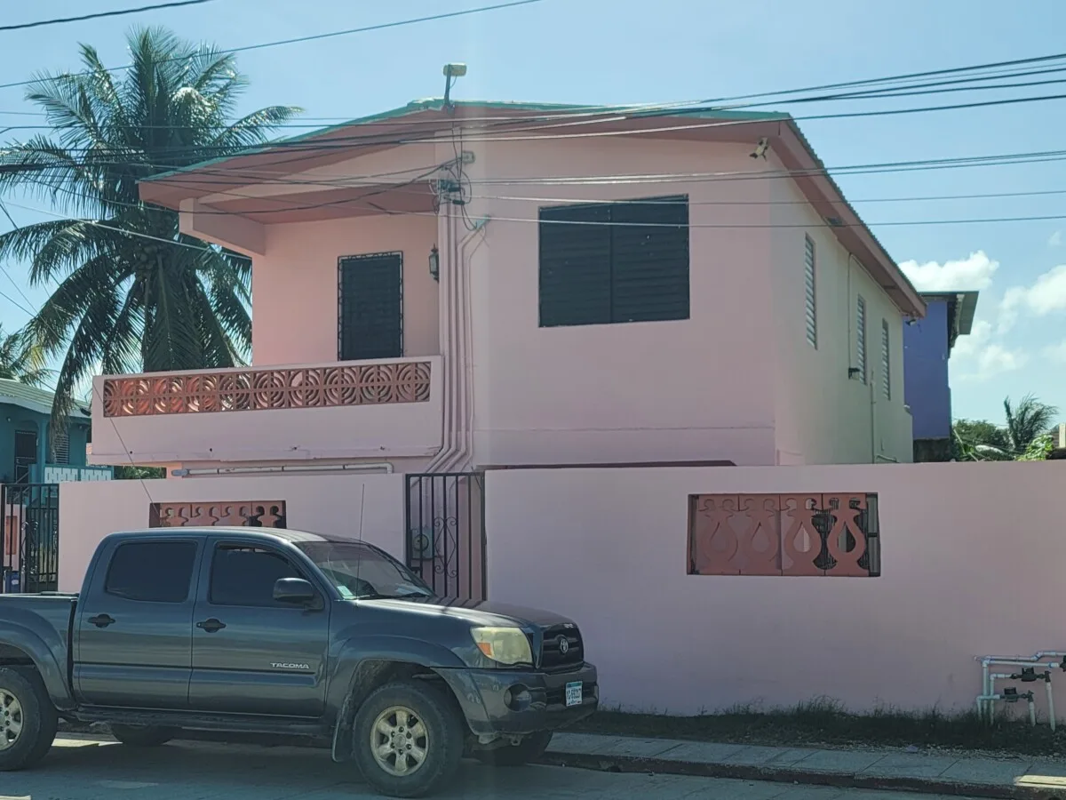 COZY 2 BEDROOM, 1 BATHROOM HOME FOR RENT ON MAHOGANY STREET, BELIZE CITY