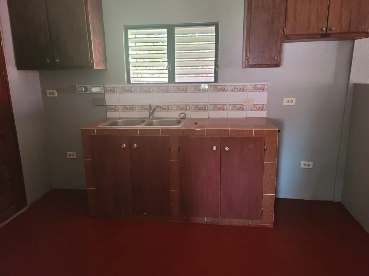 COZY 2 BEDROOM, 1 BATHROOM HOME FOR RENT ON MAHOGANY STREET, BELIZE CITY