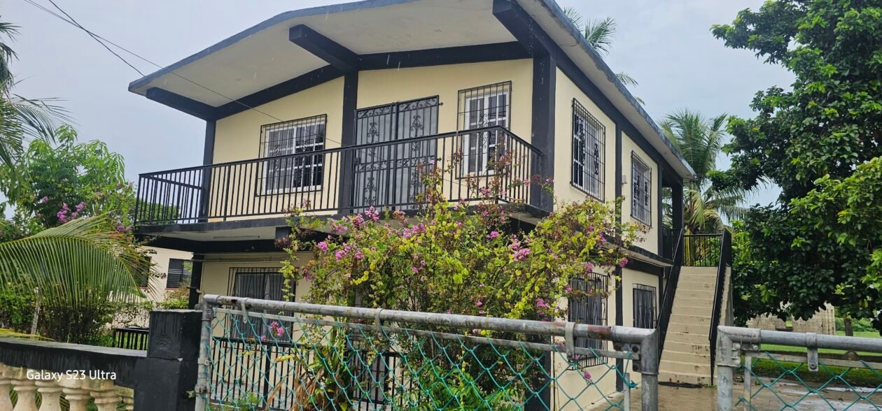FOR RENT – 2 BEDROOM 1 BATHROOM IN RANCHITO VILLAGE, COROZAL DISTRICT (LOWER FLAT)