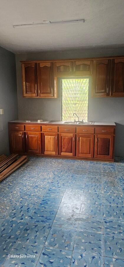 FOR RENT – 2 BEDROOM 1 BATHROOM IN RANCHITO VILLAGE, COROZAL DISTRICT (LOWER FLAT)
