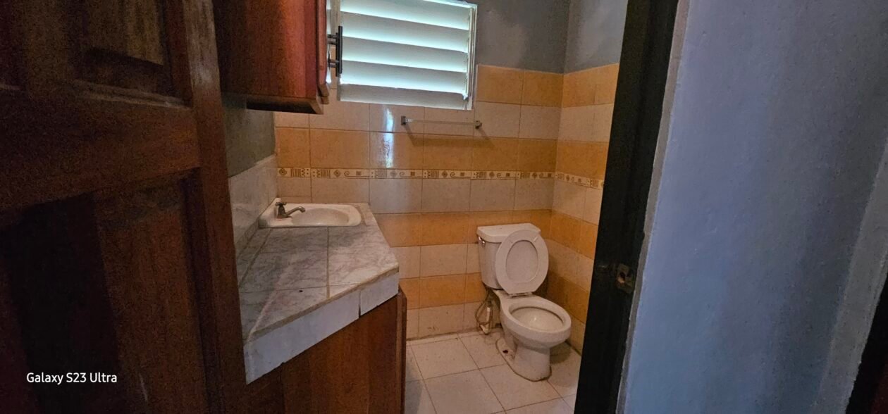 FOR RENT – 2 BEDROOM 1 BATHROOM IN RANCHITO VILLAGE, COROZAL DISTRICT (LOWER FLAT)
