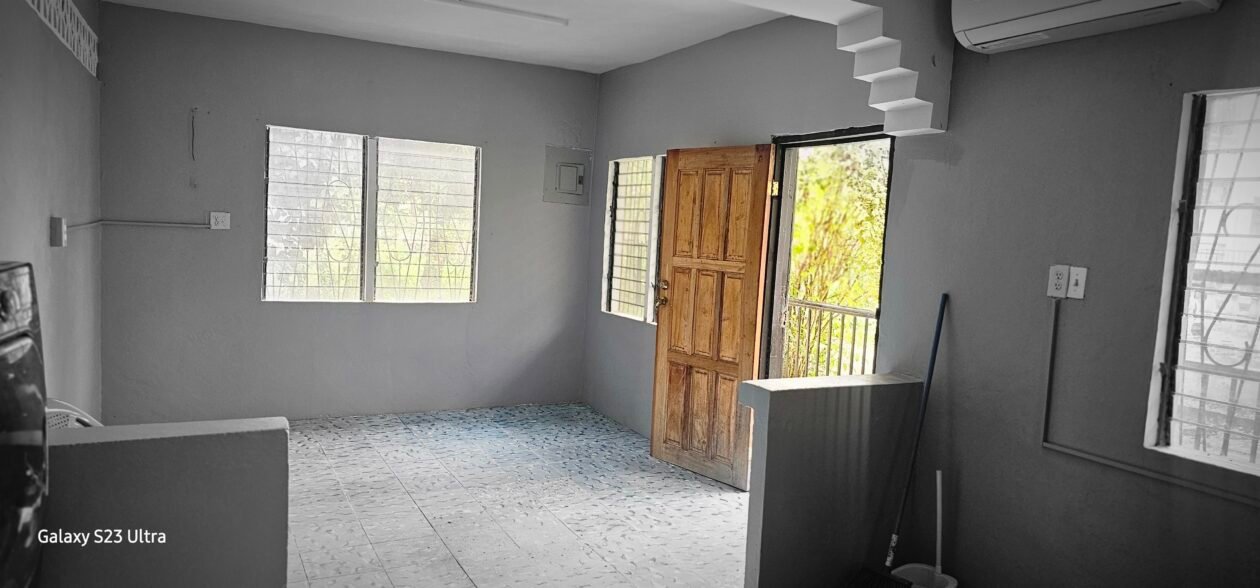 FOR RENT – 2 BEDROOM 1 BATHROOM IN RANCHITO VILLAGE, COROZAL DISTRICT (LOWER FLAT)