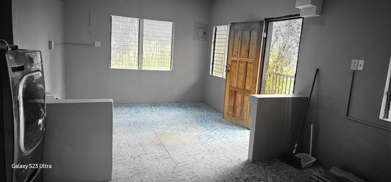 FOR RENT – 2 BEDROOM 1 BATHROOM IN RANCHITO VILLAGE, COROZAL DISTRICT (LOWER FLAT)
