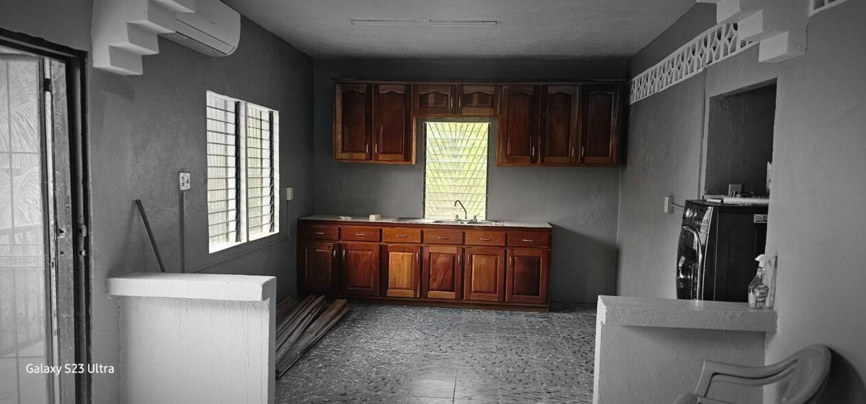 FOR RENT – 2 BEDROOM 1 BATHROOM IN RANCHITO VILLAGE, COROZAL DISTRICT (LOWER FLAT)