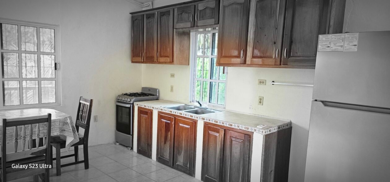 FOR RENT – 1 BEDROOM 1 BATHROOM IN RANCHITO VILLAGE, COROZAL DISTRICT (UPPER FLAT)
